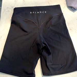 Balance Athletica “the cloud riser short”. Size Small. Black.